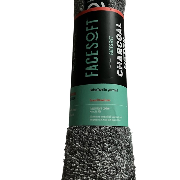 Facesoft Charcoal Detox Sweattowel Gray Towel 10 x 38 in - Picture 1 of 1